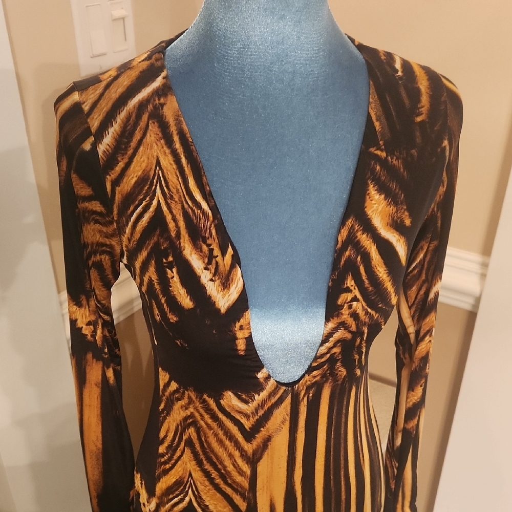 Deep V Long Sleeve Black and Amber Patterned Dress